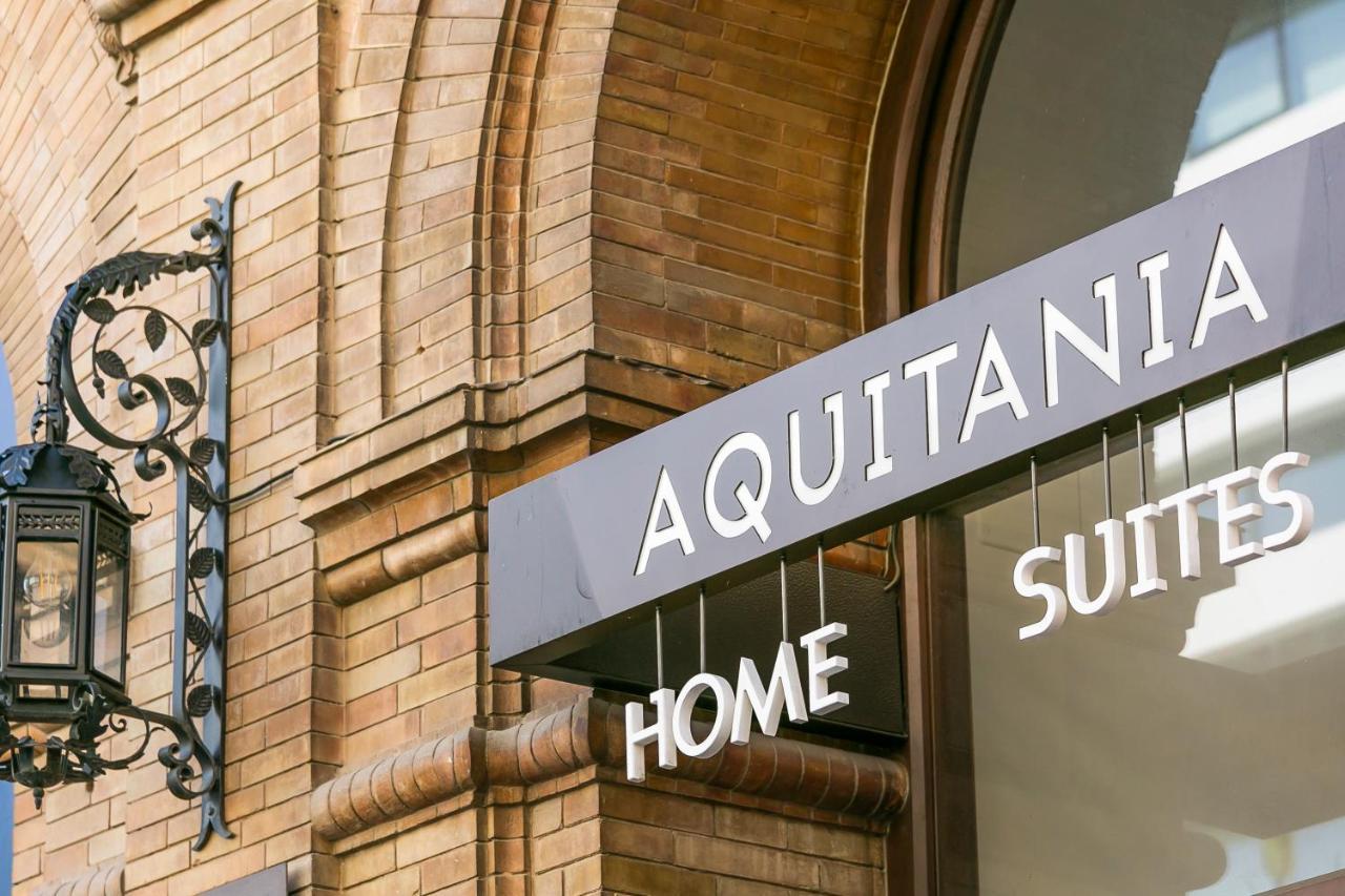 Aquitania Home Suites Seville Exterior photo